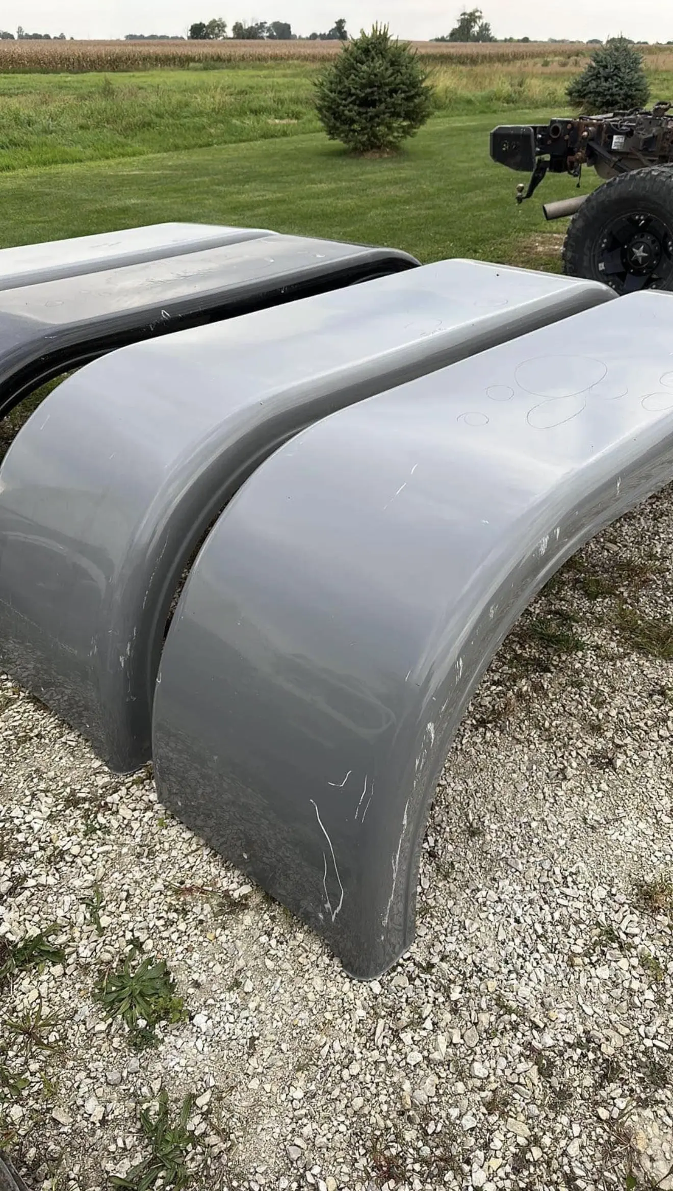 177331610488322.webp Fiberglass Semi Fenders - Image 1