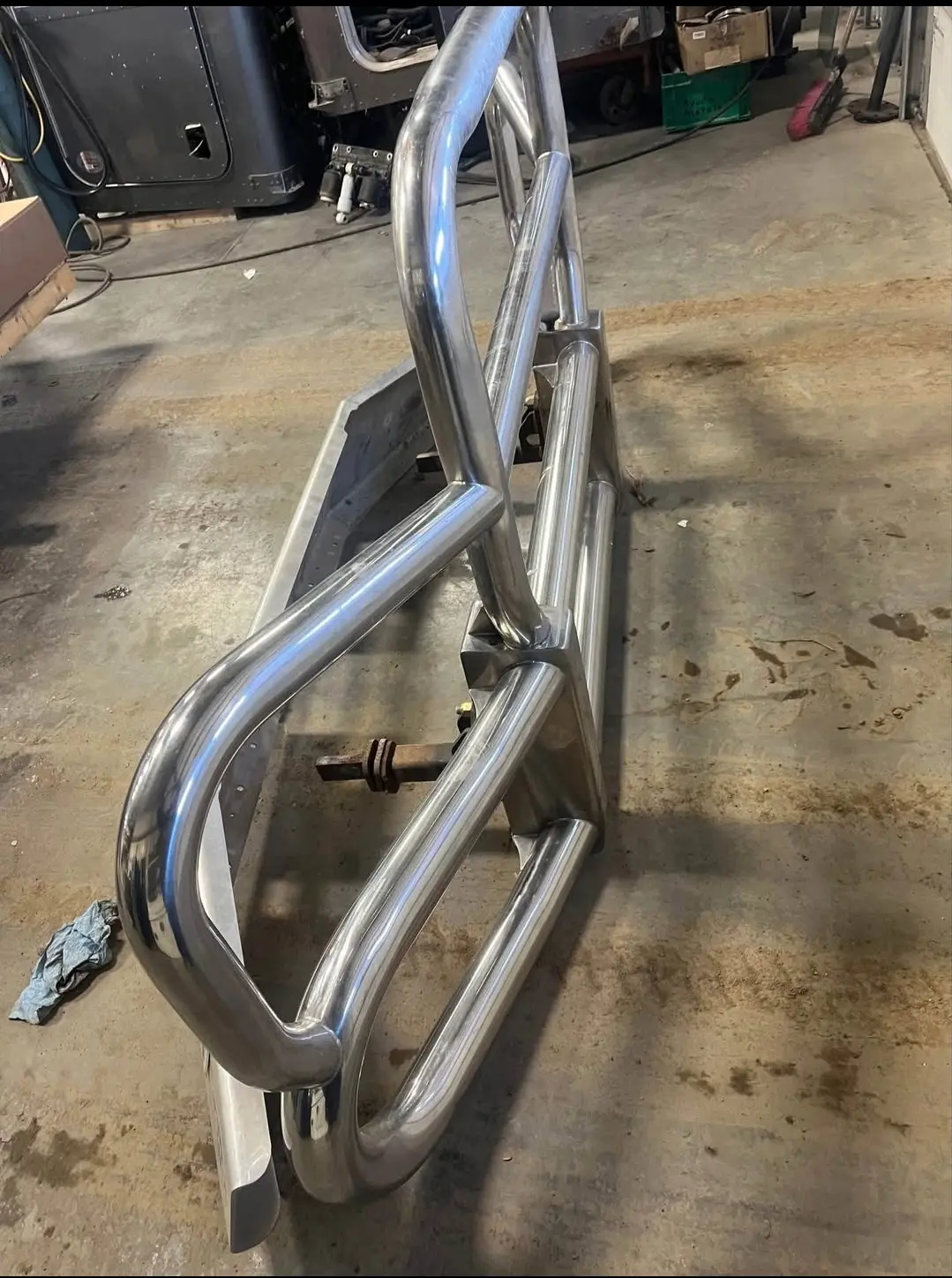 177347075492760.webp 2020 t880 grill guard and aluminum bumper - Image 1
