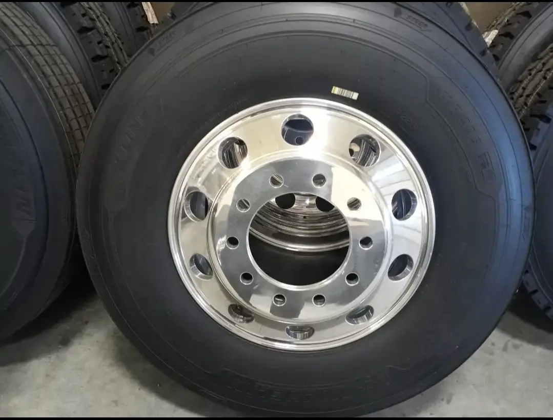 177360089498843.webp MICHELIN tires and hub pilot rims Peterbilt Kenworth Volvo Mack Freightliner - Image 1