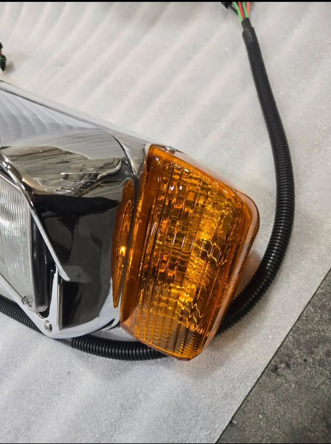 17736030489971.webp OEM Headlights for Peterbilt 379 378 567 365 589 - Image 1